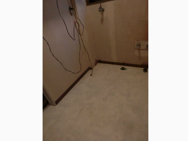 洗面脱衣所クッションフロアー施工・洗面化粧台交換予定