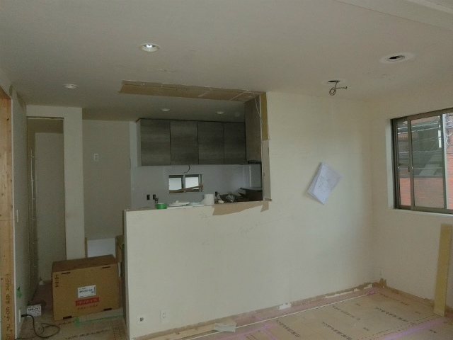 キッチン施工中